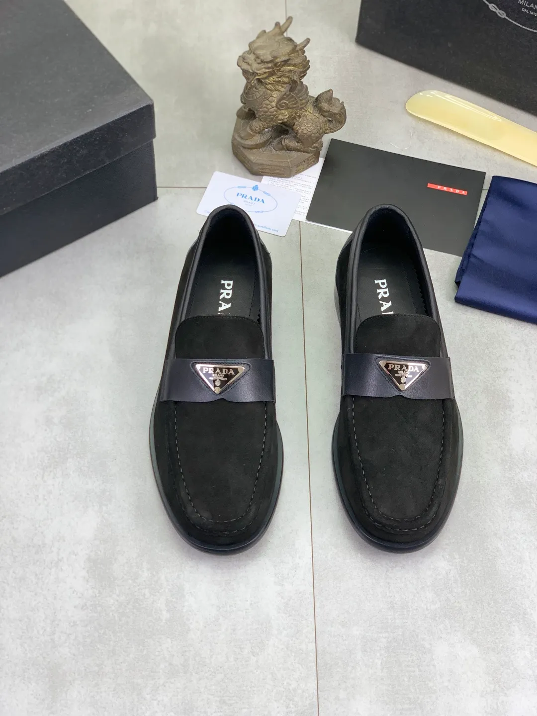 Men's men's shoes P560 new style 💰 💎💎💎 water-dyed cow lining original order quality PRADA —🆘.Prada original order purchasing, high-end business leather shoes, fabric: imported from Italy calfskin ➕ water-dyed cow lining / cowhide lining ➕ special original outsole, fine workmanship, real thing ^_^ Photographed 🎬size: 38-45